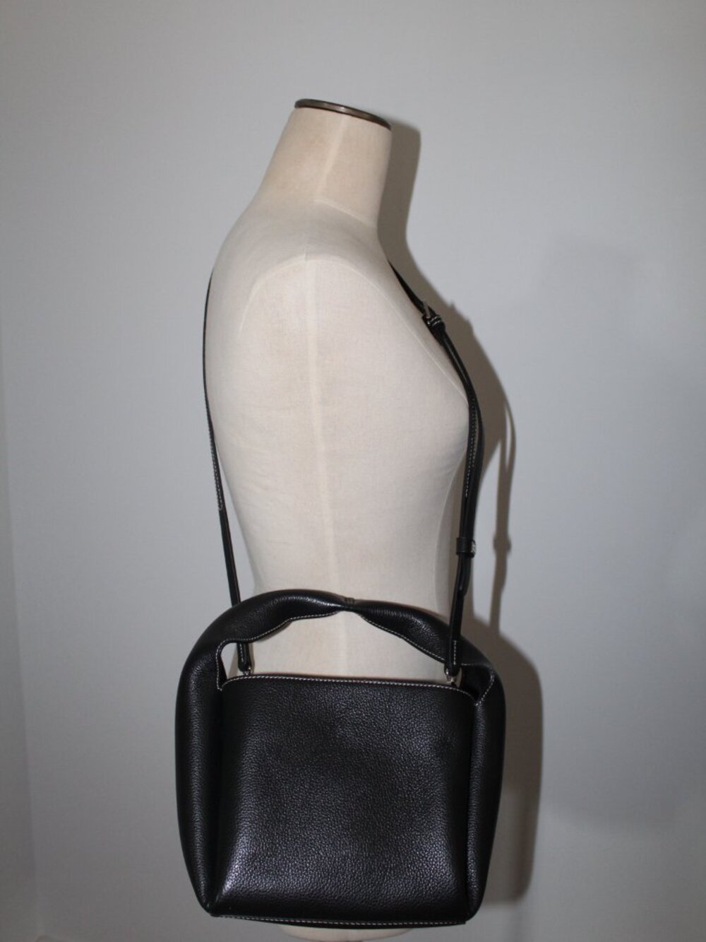 Toteme Pebble Leather Black Top Handle Shoulder Bucket Bag Crossbody - Picture 13 of 13